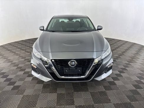 Certified 2021 Nissan Altima 2.5 SV w/ SV Premium Package AWD/4WD image 2
