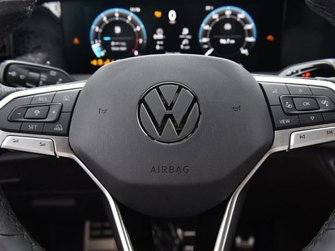 New 2026 Volkswagen Tiguan SE R-Line image 18