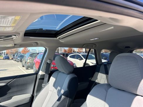 Used 2025 Subaru Outback Premium image 5