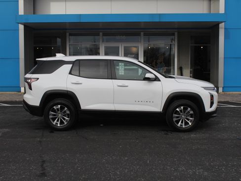 New 2026 Chevrolet Equinox LT w/ Convenience Package II image 3