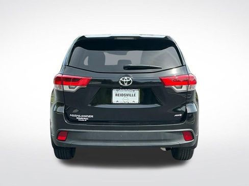 Used 2018 Toyota Highlander LE image 5