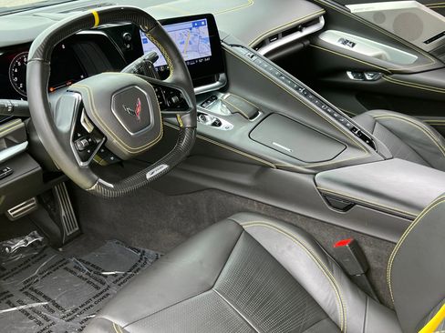 Used 2023 Chevrolet Corvette Z06 w/ Z07 Performance Package RWD image 31
