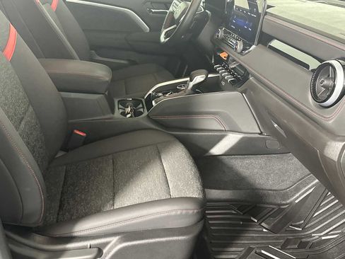 Used 2023 Chevrolet Colorado Z71 w/ Z71 Convenience Package 2 image 11