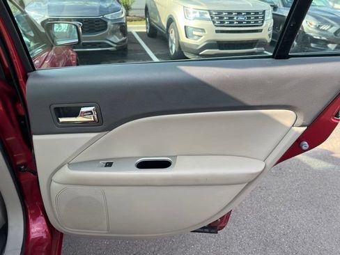 Used 2010 Ford Fusion SEL FWD image 12