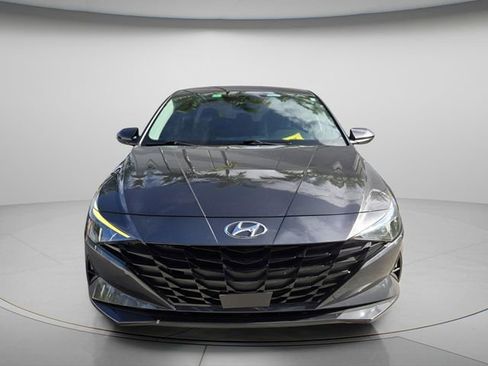 Used 2022 Hyundai Elantra SEL w/ Convenience Package image 3