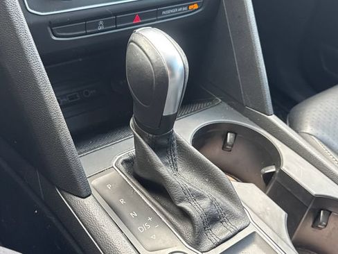 Used 2021 Volkswagen Atlas SE w/ Towing Package FWD image 16