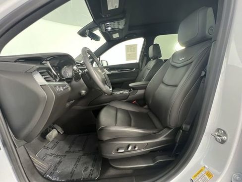 Used 2025 Cadillac XT6 Premium Luxury w/ Technology Package image 20