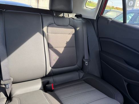 Used 2025 Chevrolet Trax LT image 35