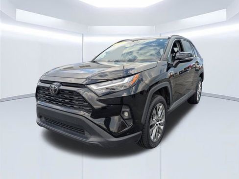 Used 2023 Toyota RAV4 XLE Premium FWD image 8