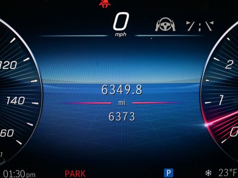 Used 2025 Mercedes-Benz GLS 450 4MATIC image 27