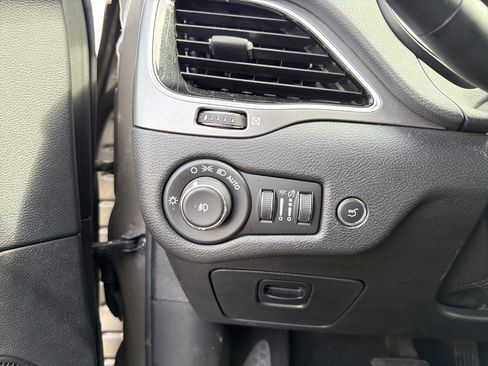 Used 2021 Jeep Cherokee Limited AWD/4WD image 16