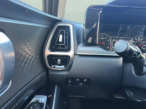 Used 2022 Kia Sorento SX image 16
