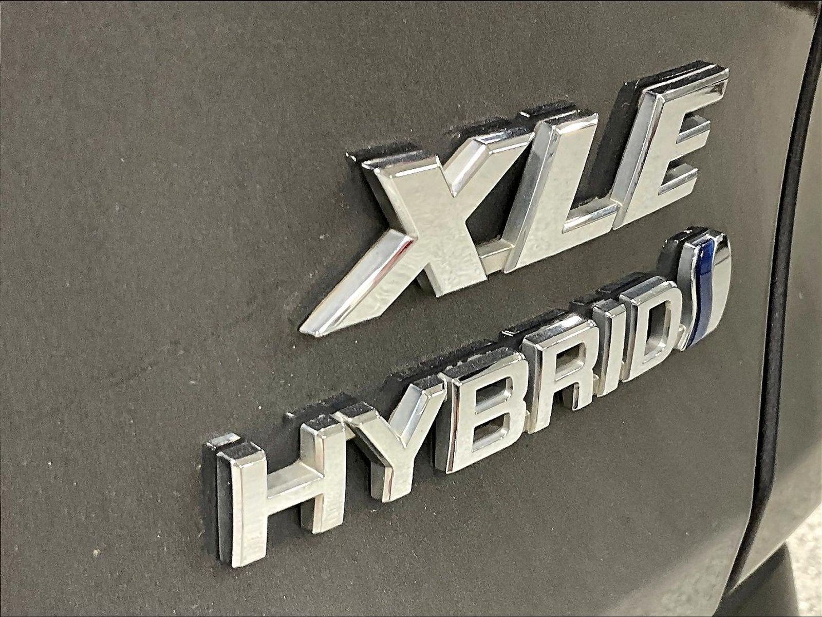 Used 2022 Toyota RAV4 XLE AWD/4WD image 24