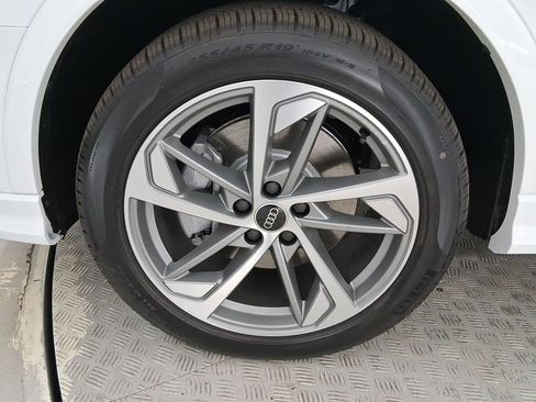 New 2025 Audi Q3 2.0T Premium image 11