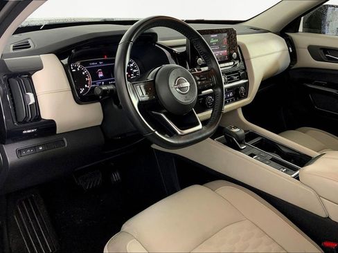 Used 2022 Nissan Pathfinder SV w/ SV Black Package image 12