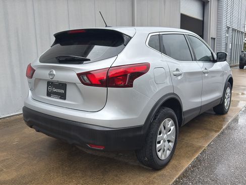 Used 2019 Nissan Rogue Sport S FWD image 3