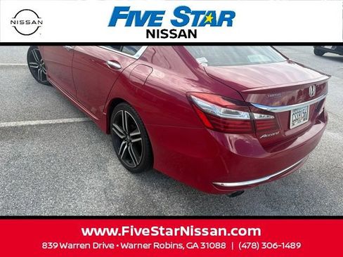 Used 2017 Honda Accord Sport image 9