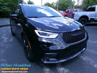 Used 2025 Chrysler Pacifica Limited FWD video 1