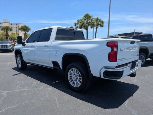 Used 2023 Chevrolet Silverado 2500 High Country w/ Technology Package AWD/4WD image 6