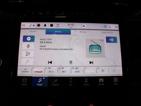 Used 2023 Jeep Grand Cherokee Limited w/ Black Appearance Package image 3