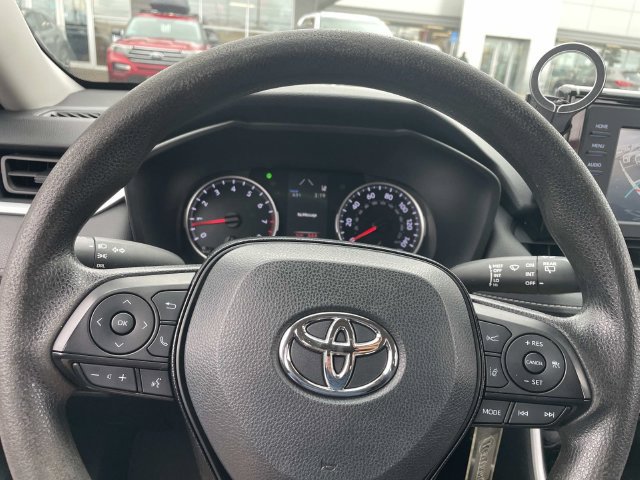 Used 2021 Toyota RAV4 LE AWD/4WD image 33