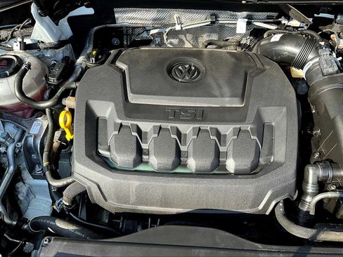 Used 2022 Volkswagen Tiguan SE R-Line image 34