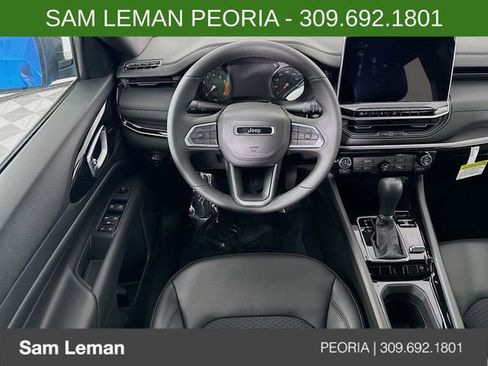 New 2026 Jeep Compass Latitude image 17