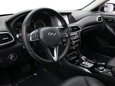 Used 2018 INFINITI QX30 Premium w/ Navigation Package FWD image 14