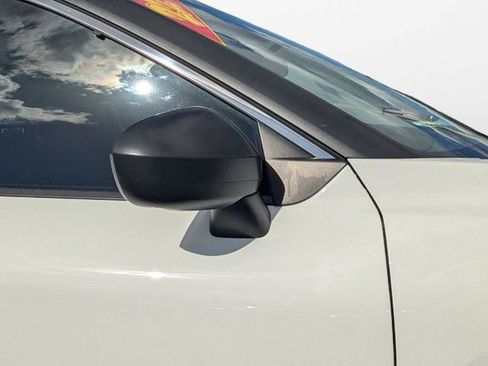 Used 2022 Nissan Rogue S image 11