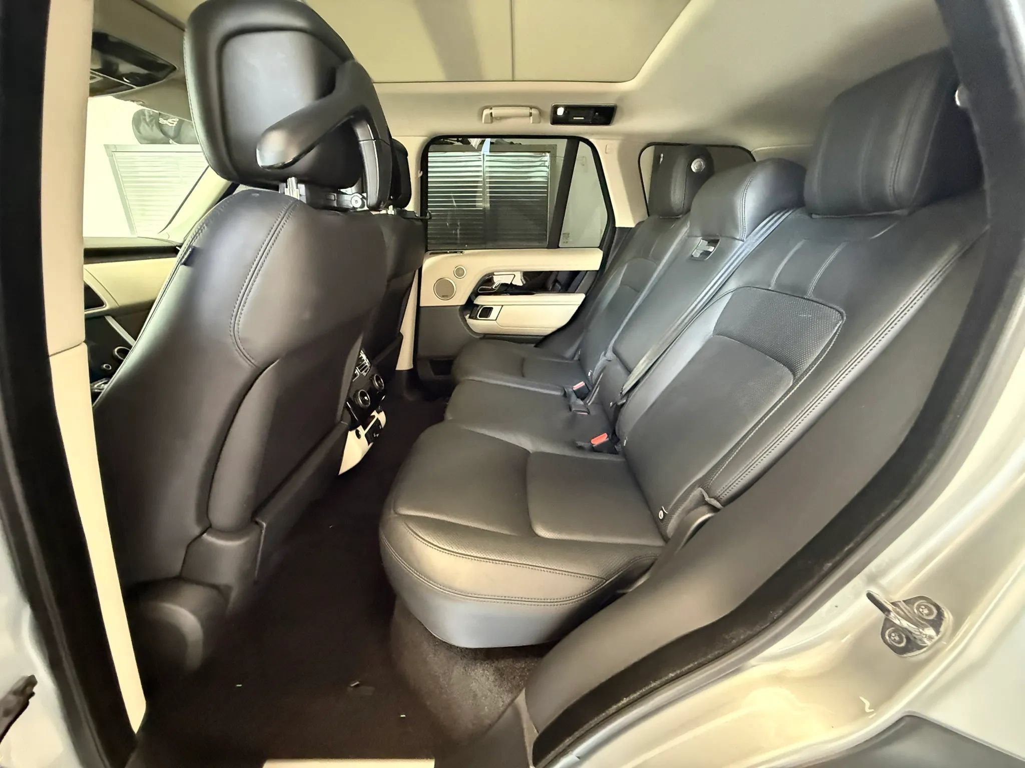 Used 2020 Land Rover Range Rover HSE AWD/4WD image 23