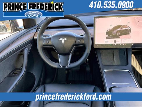 Used 2024 Tesla Model Y 2WD image 5
