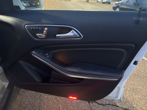 Used 2019 Mercedes-Benz GLA 250 image 26