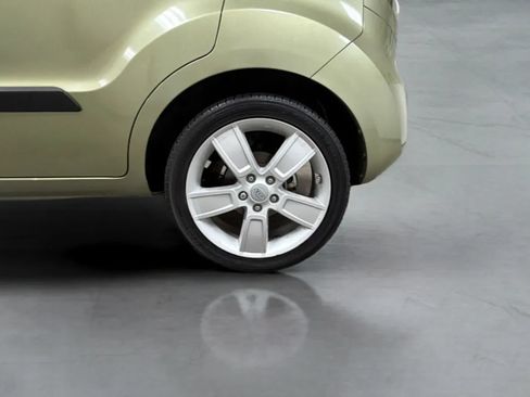 Used 2010 Kia Soul ! FWD image 26