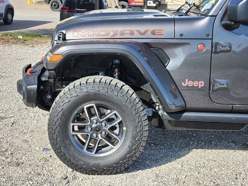 New 2026 Jeep Gladiator Mojave image 8