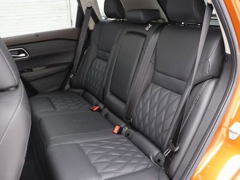 Used 2021 Nissan Rogue Platinum image 12