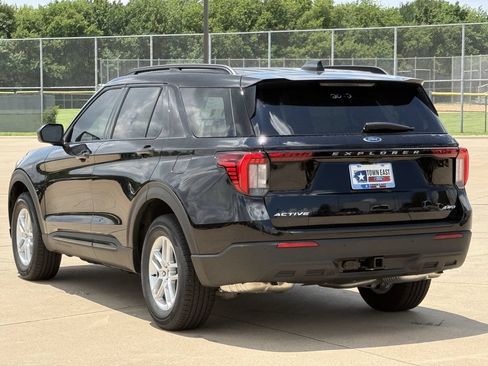 New 2026 Ford Explorer Active AWD/4WD image 35