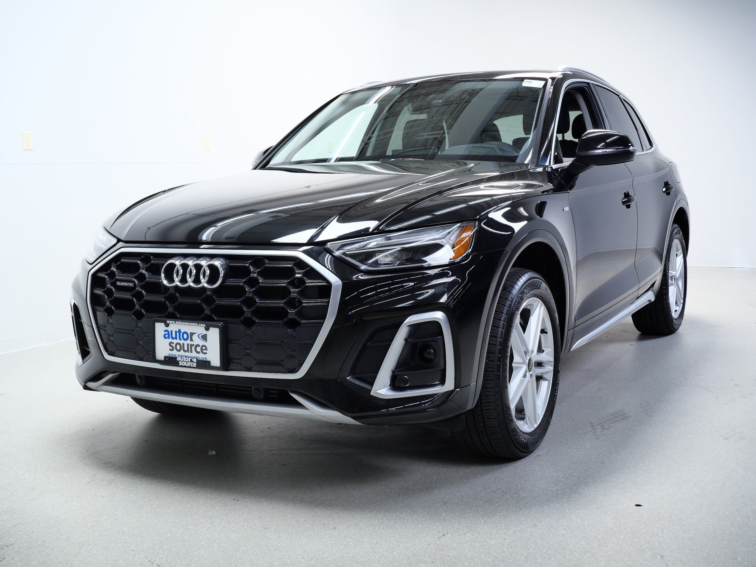 Used 2024 Audi Q5 e Premium AWD/4WD image 12