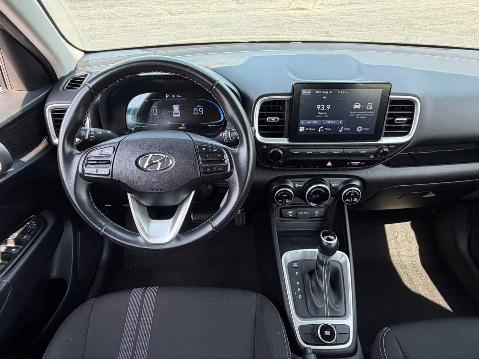 Used 2023 Hyundai Venue SEL w/ Cargo Package FWD image 16