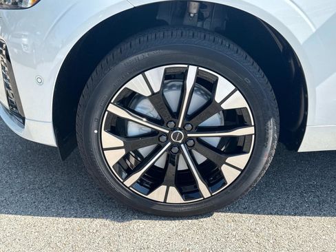 New 2026 Volvo XC60 B5 Plus w/ Climate Package image 9