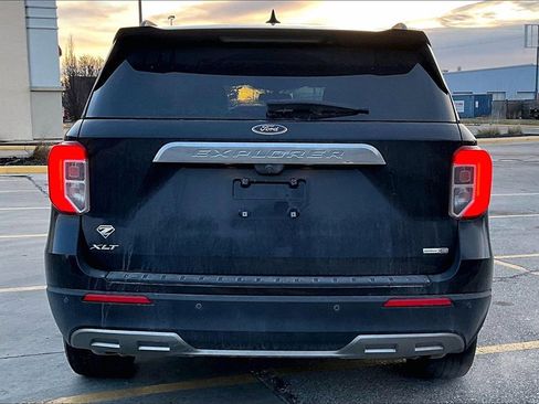 Used 2020 Ford Explorer XLT w/ Equipment Group 202A image 5