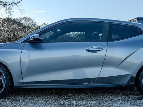 Used 2019 Hyundai Veloster Turbo image 2