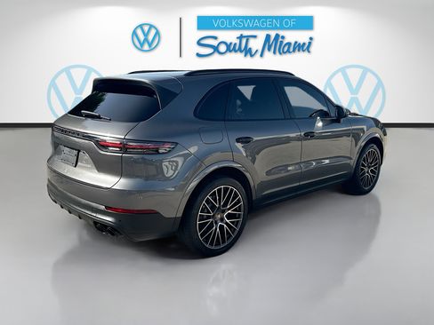 Used 2020 Porsche Cayenne AWD/4WD image 7