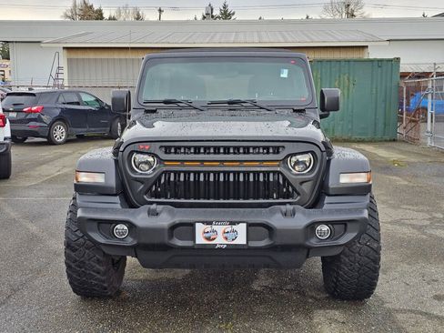 Used 2018 Jeep Wrangler Unlimited Sport S image 3