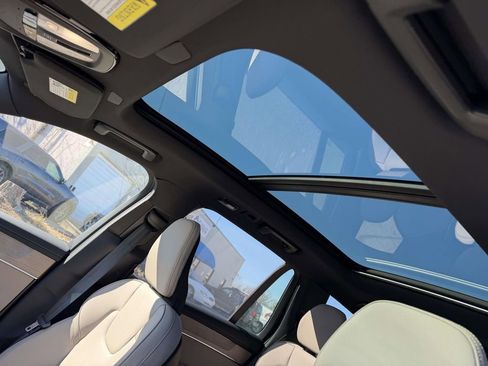 New 2026 Volvo XC90 B6 Plus w/ Protection Package Premier image 18