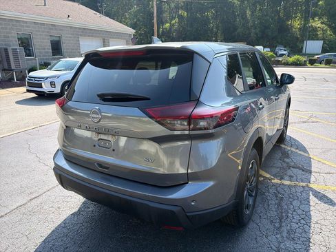 Used 2024 Nissan Rogue S AWD/4WD image 40
