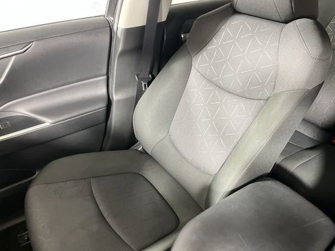 Used 2025 Toyota RAV4 XLE FWD image 25