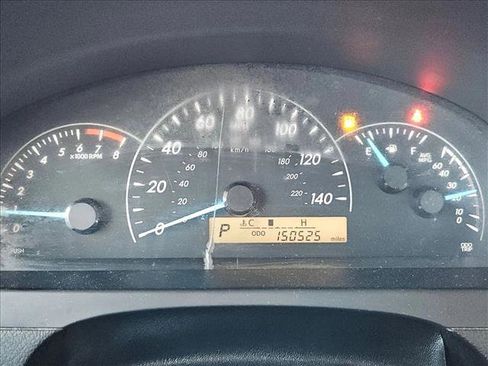 Used 2014 Toyota Camry L image 7