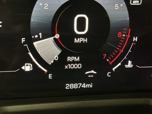 Used 2025 GMC Acadia Elevation w/ Elevation Premium Package FWD image 12