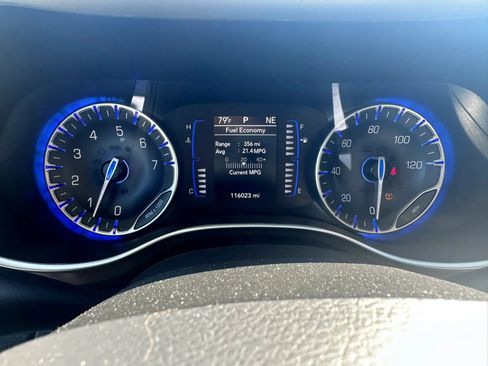 Used 2023 Chrysler Voyager LX FWD image 17