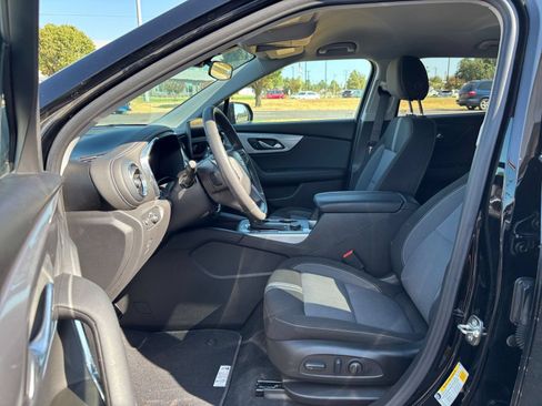 Used 2026 Chevrolet Blazer LT FWD image 28